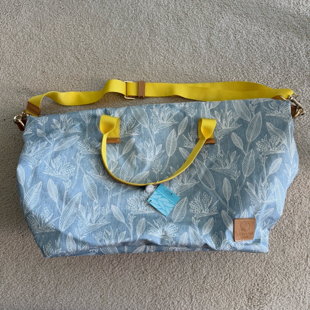 Jana Lam Floral Duffel Bag NWT